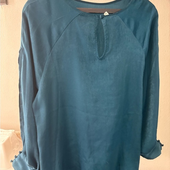 Elegant Teal Women's Top - Picture 3 of 7